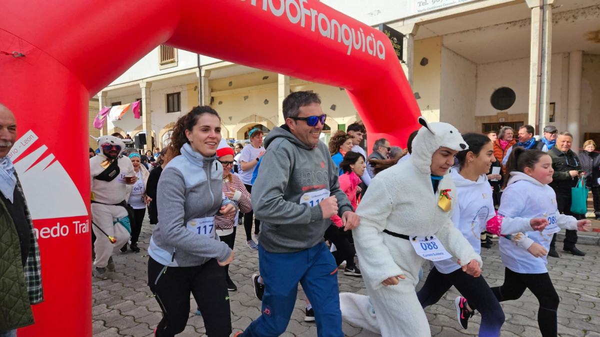 Carrera solidaria contra el cancer infantil riau00f1o 2024 (30) enrique martinez