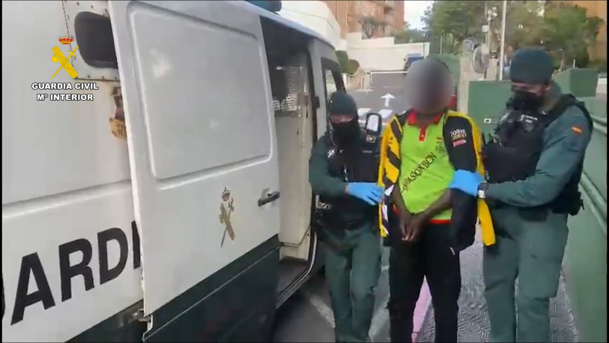 Detenidos patrones cayuco guardia civil (3)
