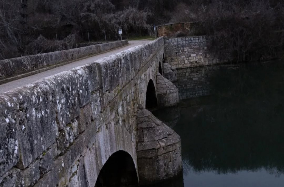 Puente del mercadillo cistierna