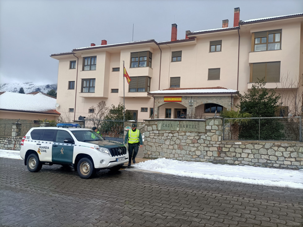 Patrulla guardia civil de Riaño