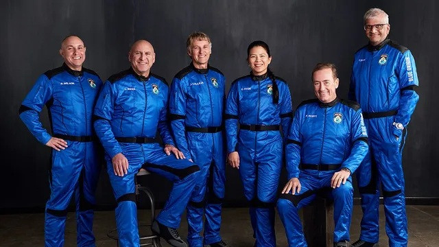 Tripulacion blue origin jesus calleja en el espacio
