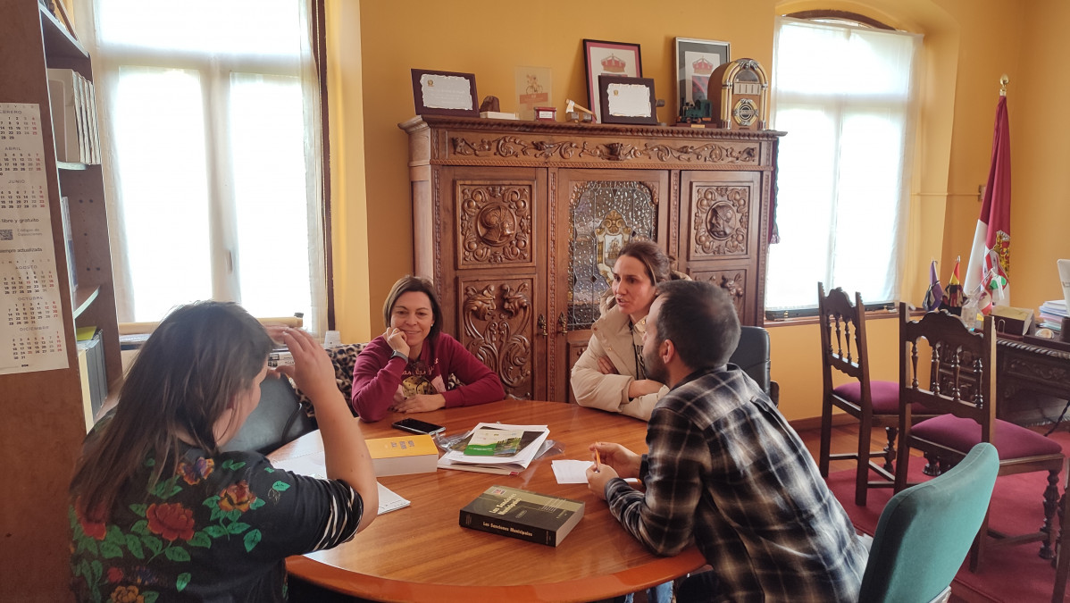 Reunion colegio ayuntamiento de barruelo