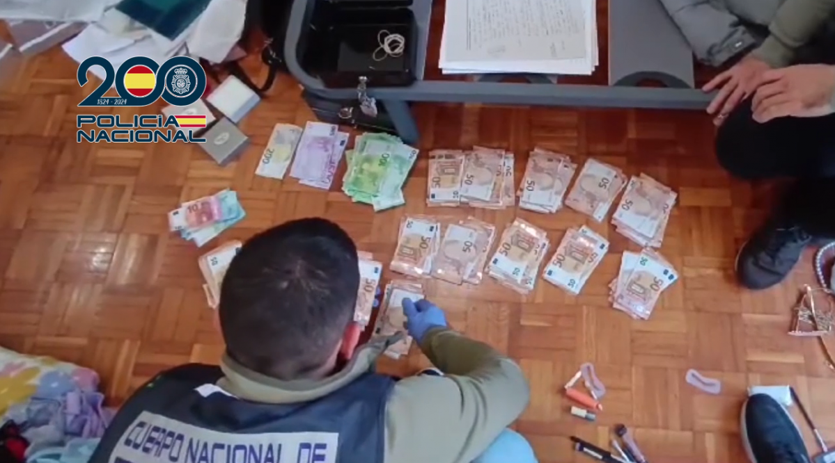 Dinero policia nacional