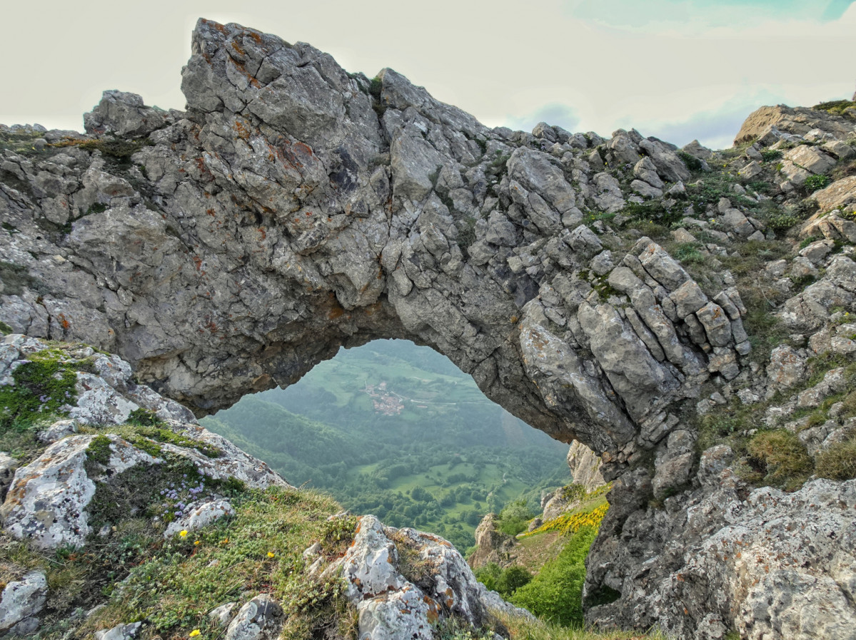 Bocaron del Cerraollo   ojo de Caloca ayto la pernia