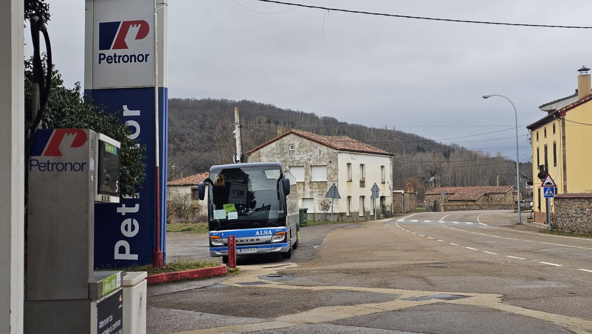 Autobus escolar alsa puente almuhey