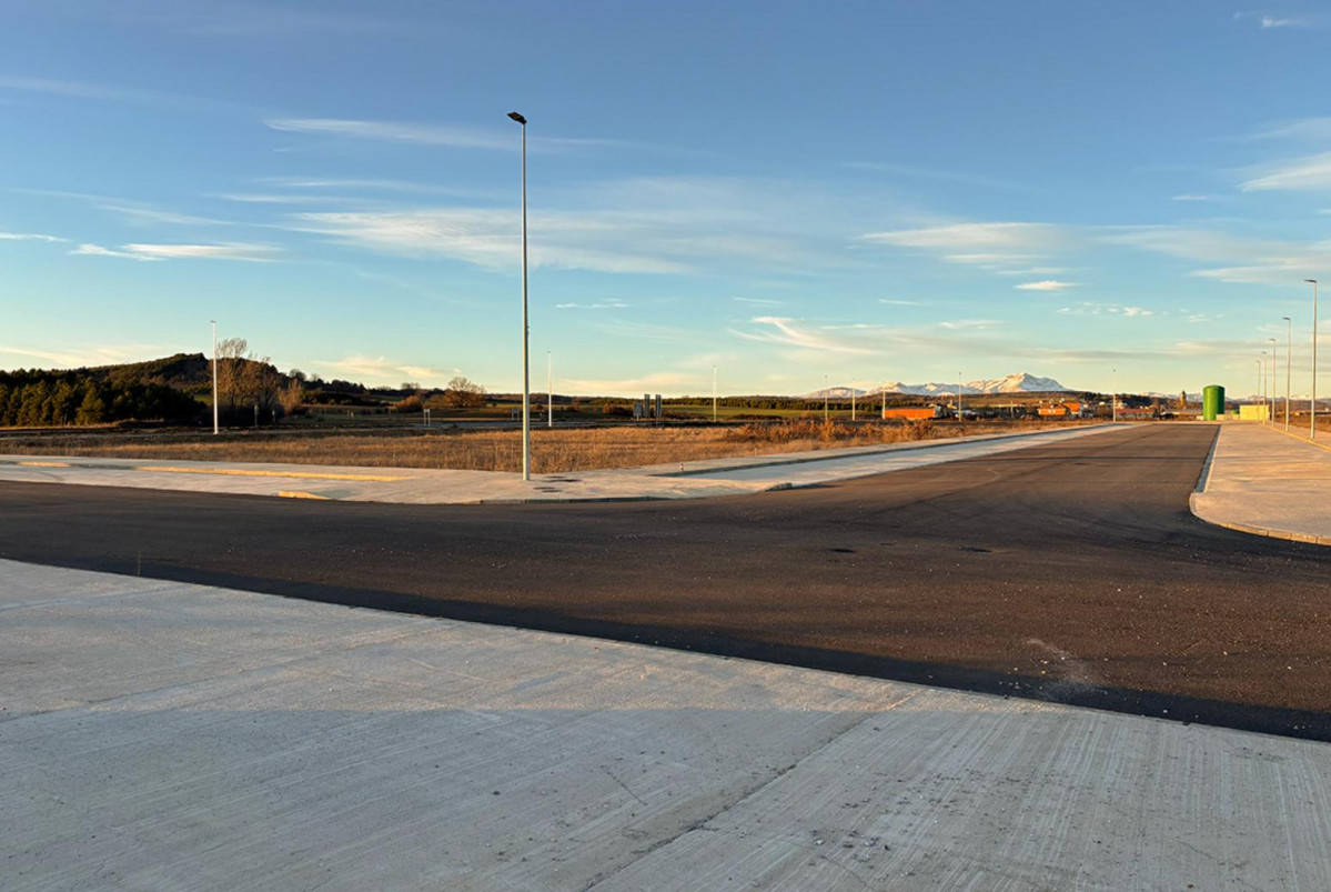 Poligono industrial de almanza (2)
