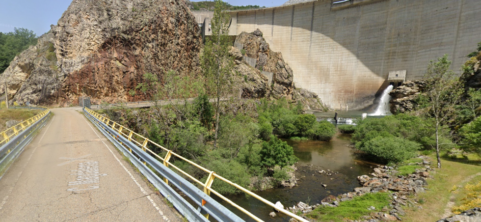 Puente de remolina presa de riaño