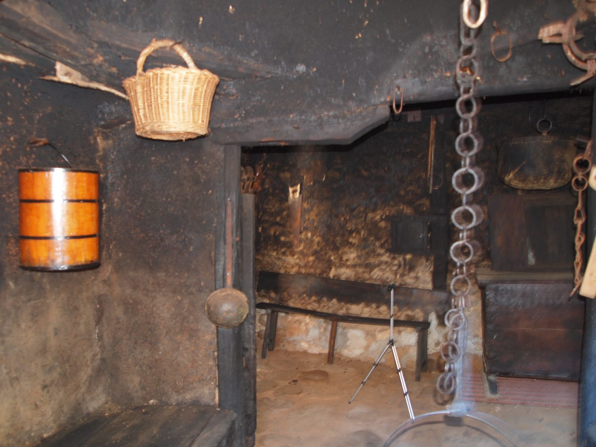 Cocina de humo recueva de la Peña 9
