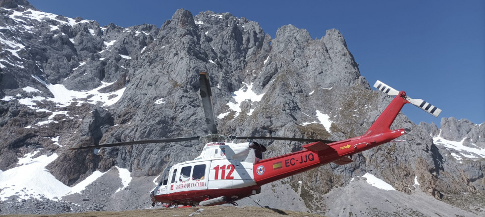 Helicoptero de rescate cantabria picos de europa