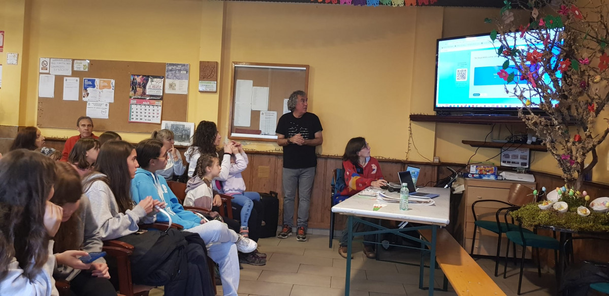 Charla coloquio accion contrra el hambre grandoso (5)