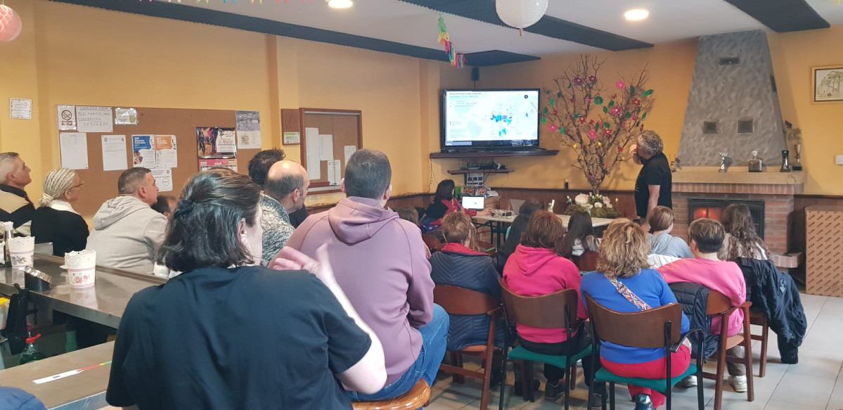 Charla coloquio accion contrra el hambre grandoso (11)