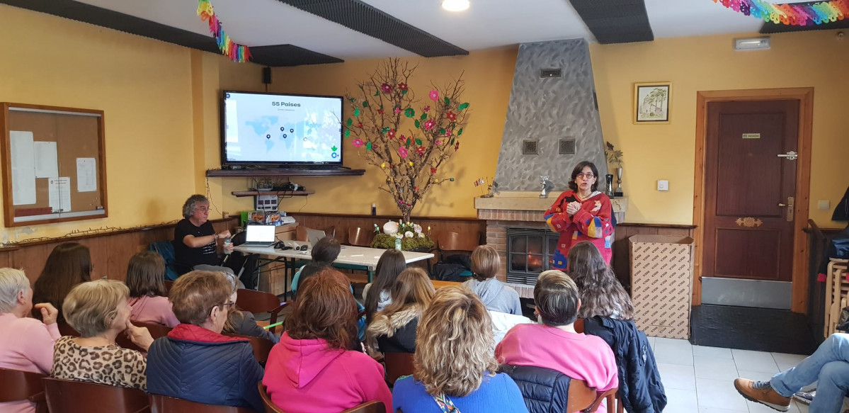 Charla coloquio accion contrra el hambre grandoso (6)