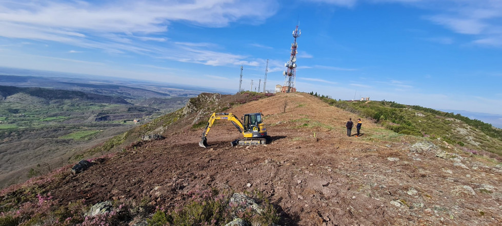 Obras zona de despegue de parapente en la camperona sabero (2)