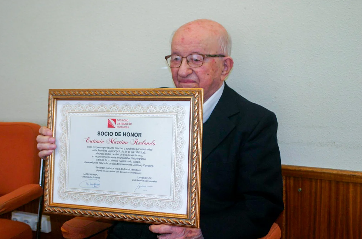 Eutimio martino sajambre socio de honor  SCE