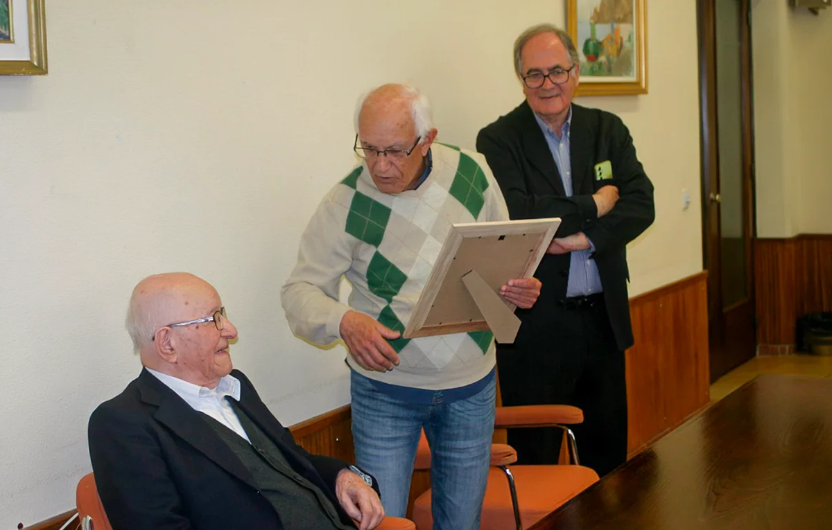 Eutimio martino sajambre socio de honor  SCE (1)