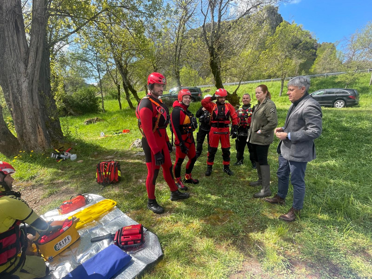 Simulacro bomberos canal de aguas bravas sabero alejico