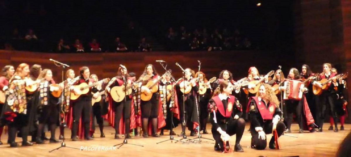 Actuaciu00f3n de la Tuna Femenina en el Auditorio