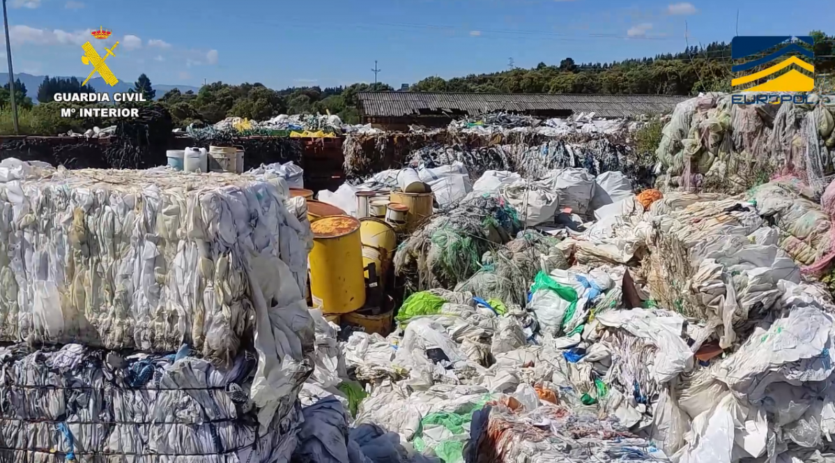 Trafico de residuos plasticos leon vertedero (3)