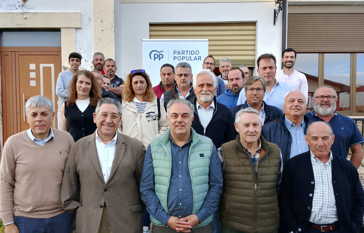 Reuniu00f3n direcciu00f3n provincial con alcaldes y portavoces de la Montau00f1a Central y Oriental