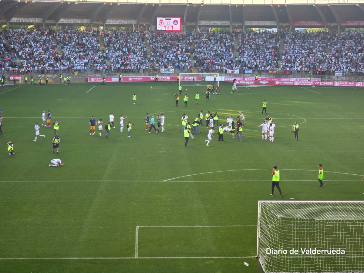 Celebracion ascenso cultural leonesa (6)