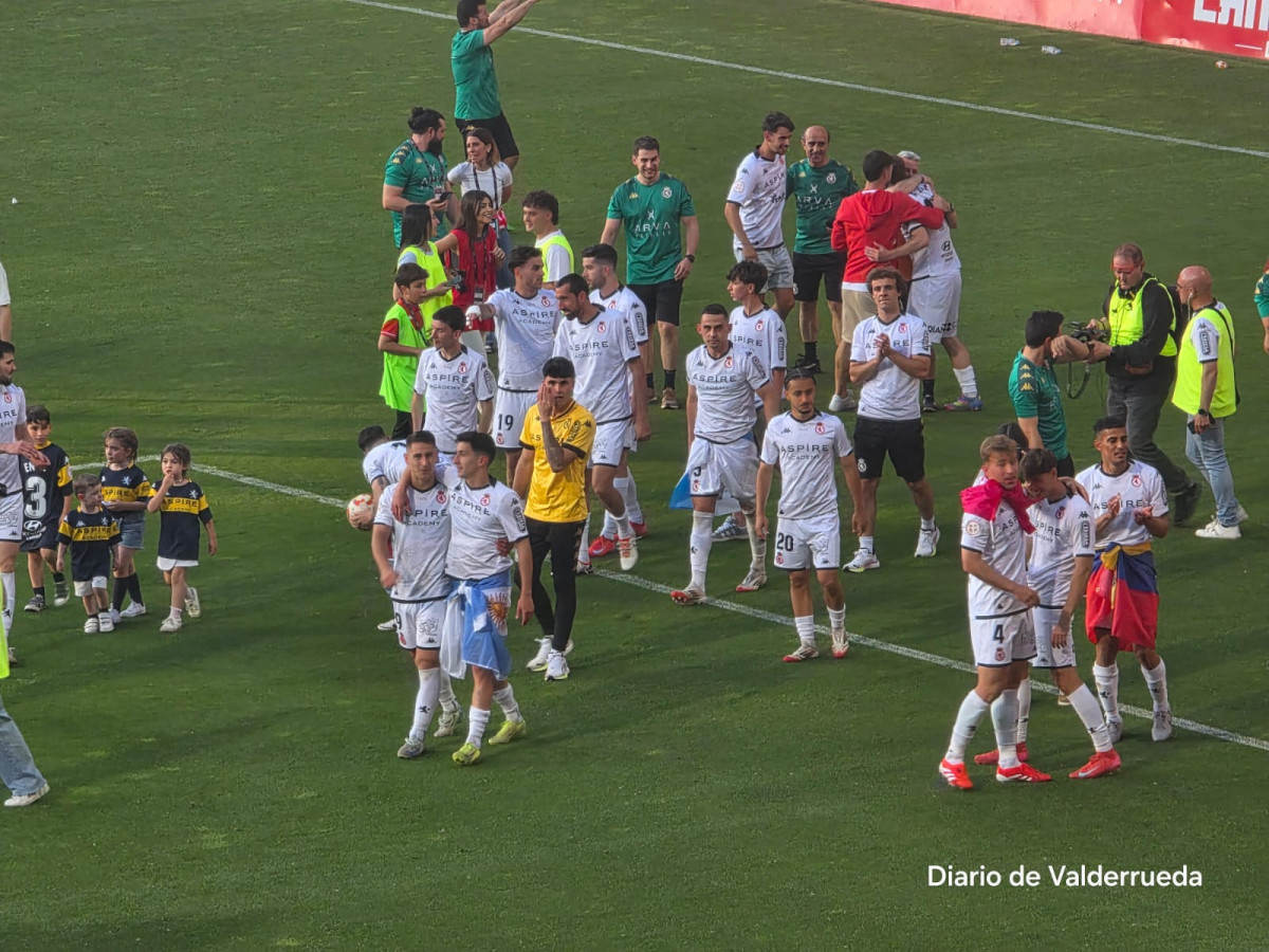 Celebracion ascenso cultural leonesa (5)