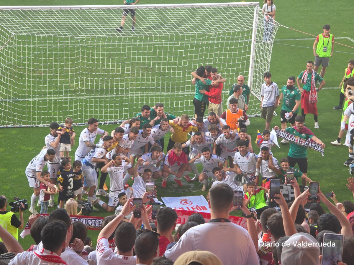 Celebracion ascenso cultural leonesa (10)