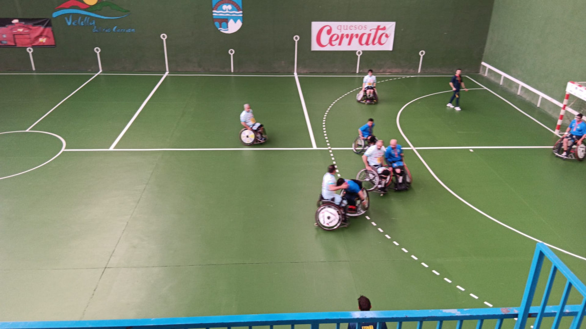 Partido balonmano en silla de ruedas velilla (2)