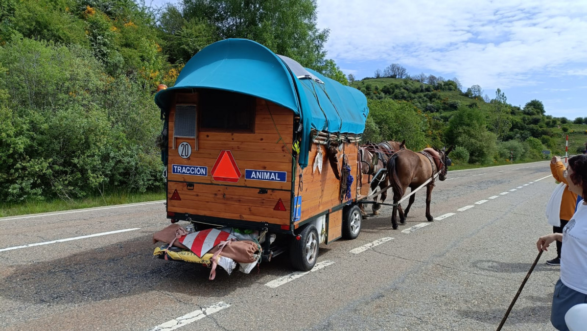 Carro tirado por caballos carande