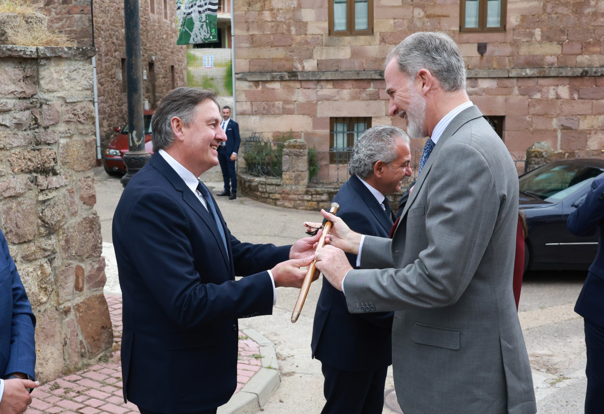 Visita reyes de espau00f1a 1.200 aniversario fuero de brau00f1osera (18)
