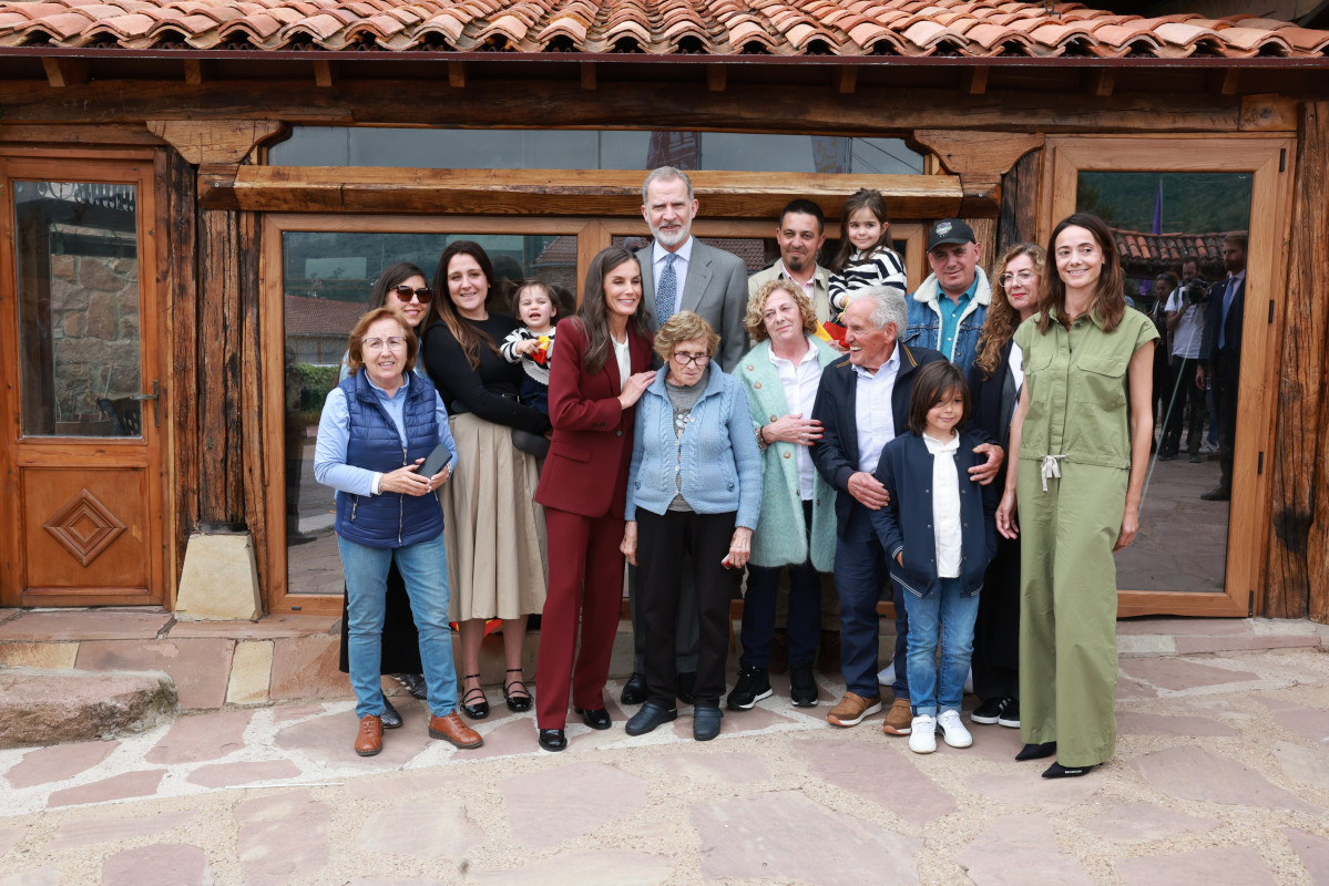 Visita reyes de espau00f1a 1200 aniversario fuero de brau00f1osera (3)