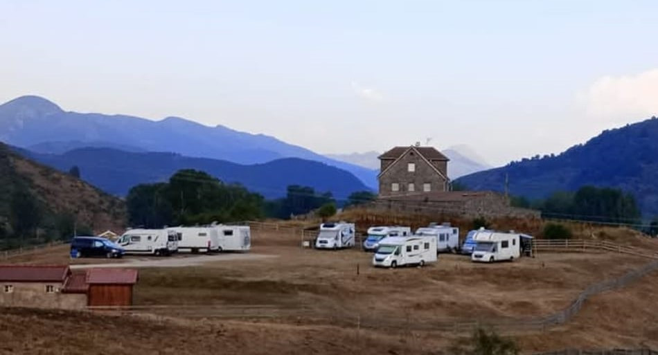 Area de autocaravanas acebedo 2