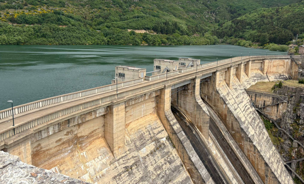 Presa embalse de los barrios de lun ULE