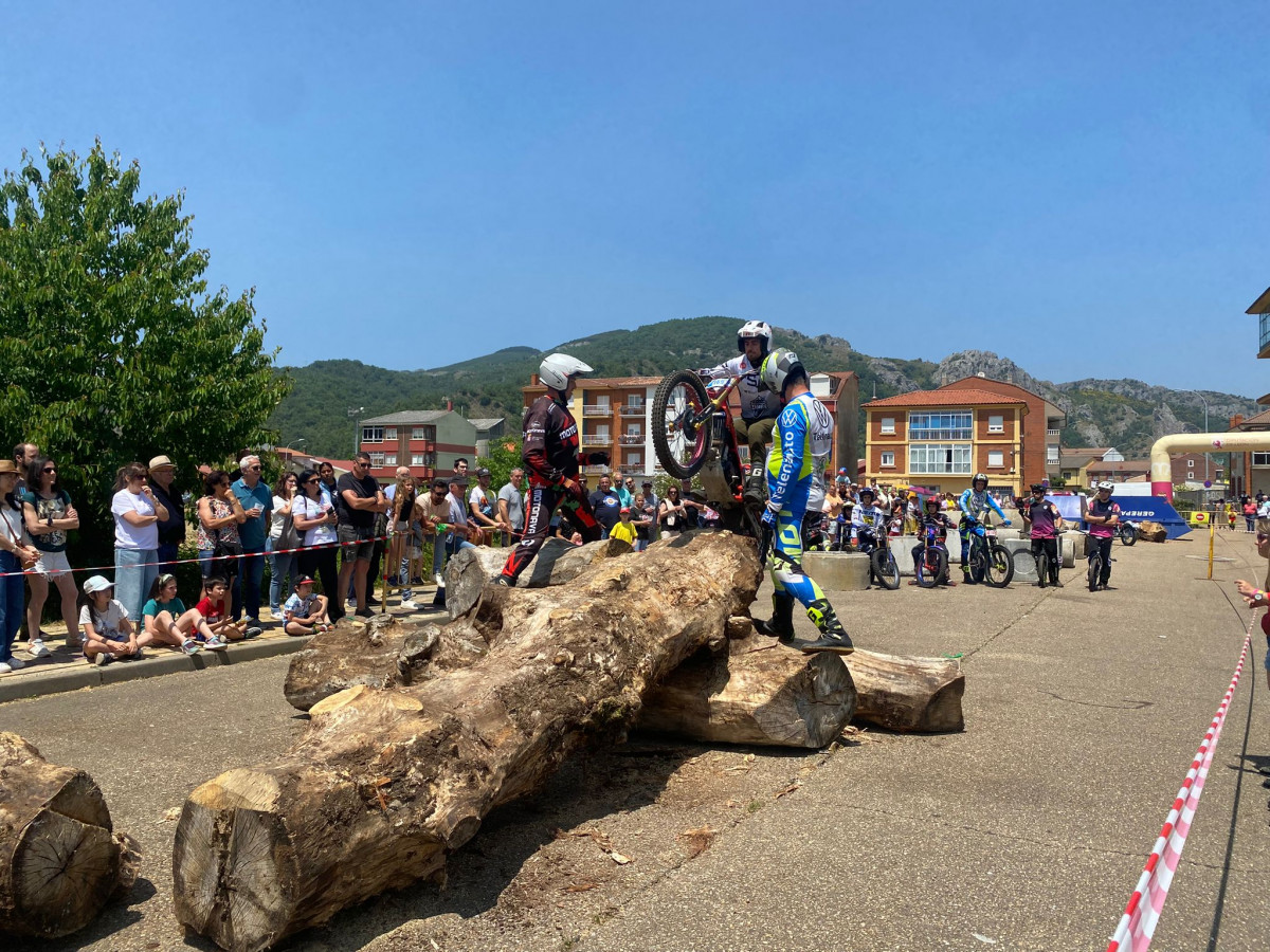 Concentracion de motos miuras 2025 cistierna (6)