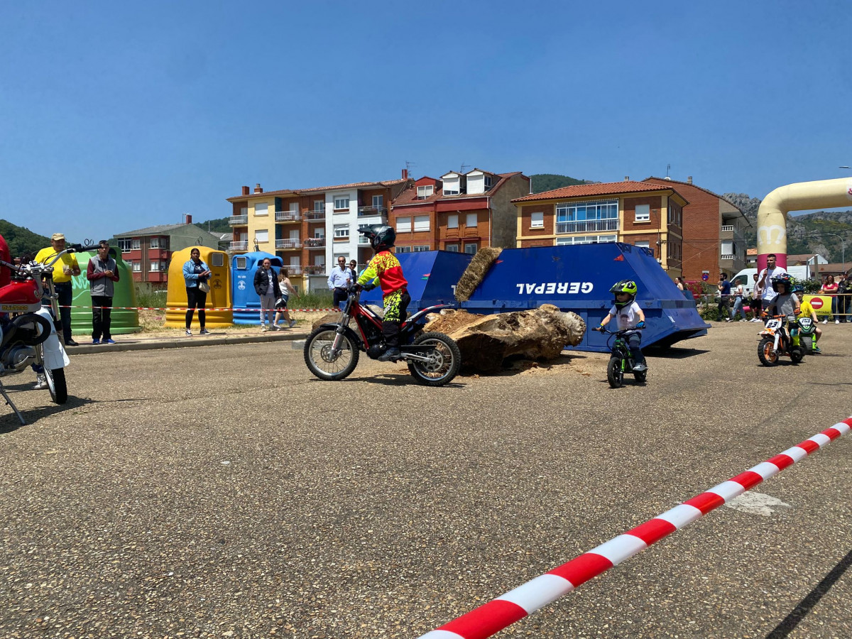Concentracion de motos miuras 2025 cistierna (7)