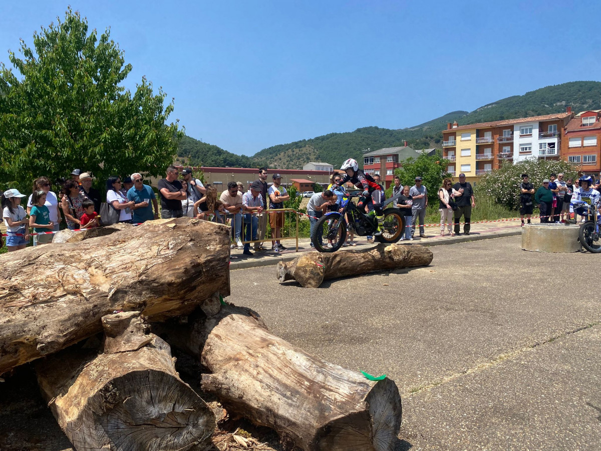 Concentracion de motos miuras 2025 cistierna (4)