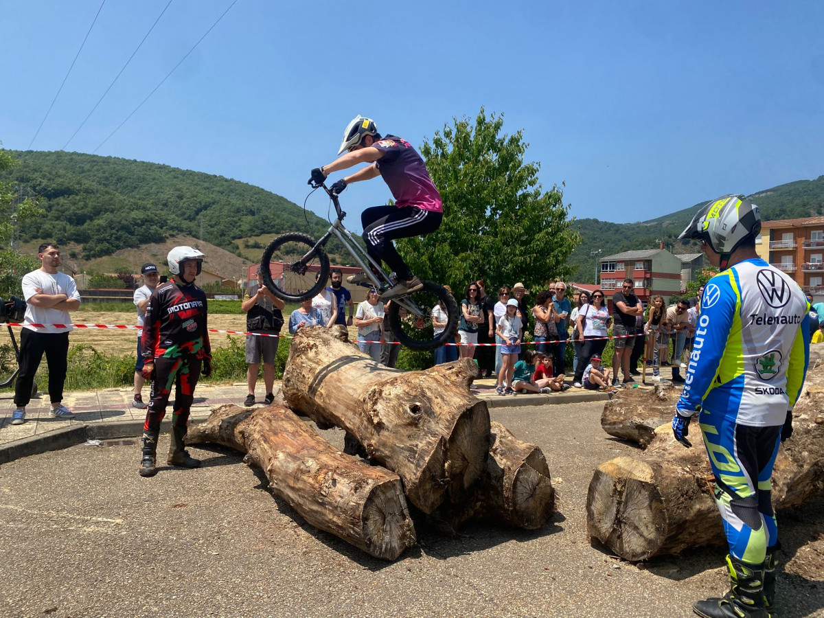 Concentracion de motos miuras 2025 cistierna (7)