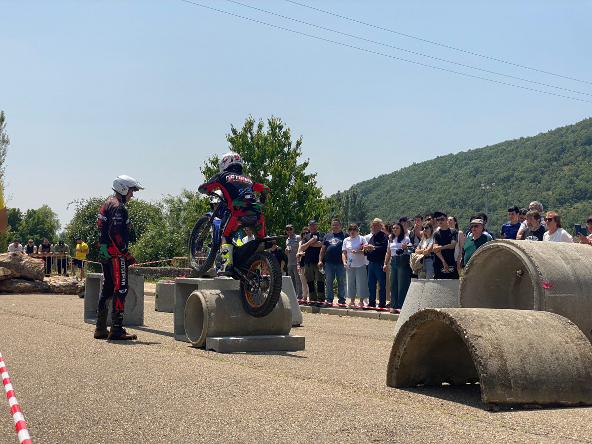 Concentracion de motos miuras 2025 cistierna (3)