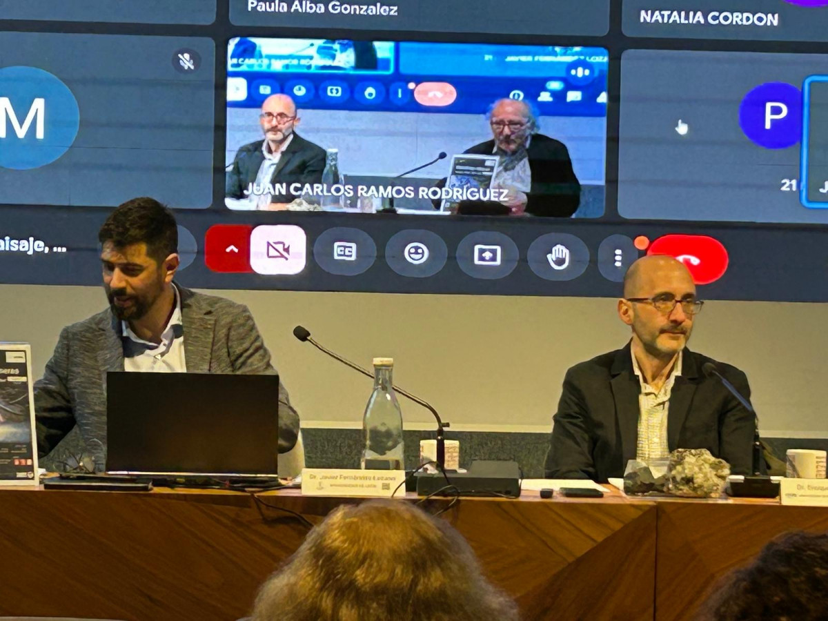 Javier Fernu00e1ndez y Enrique Ferrari en las jornadas narrativas mineras