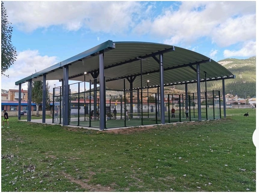 Cistierna Pista de padel instalaciones deportivas polideportivo