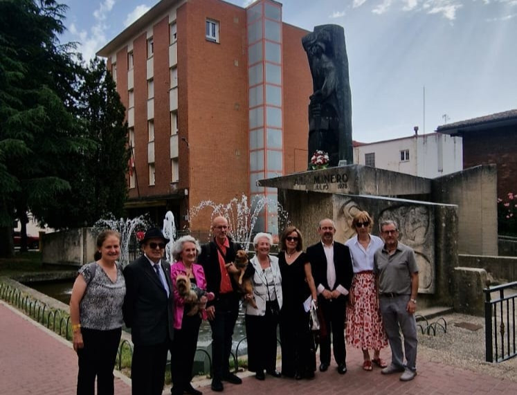 Homenaje escultor monumento al minero (7)