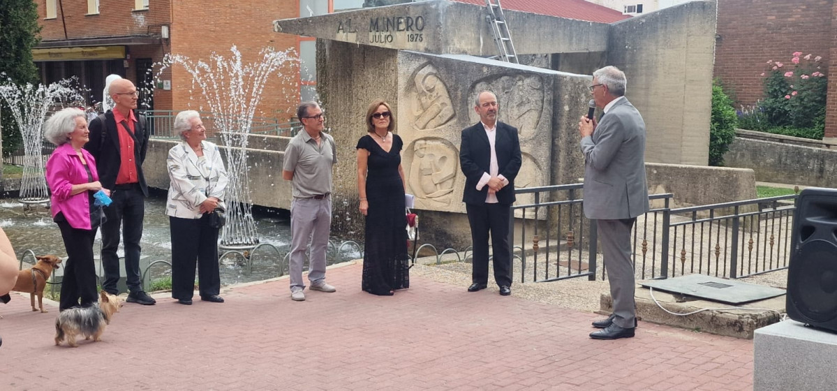 Homenaje escultor monumento al minero (4)
