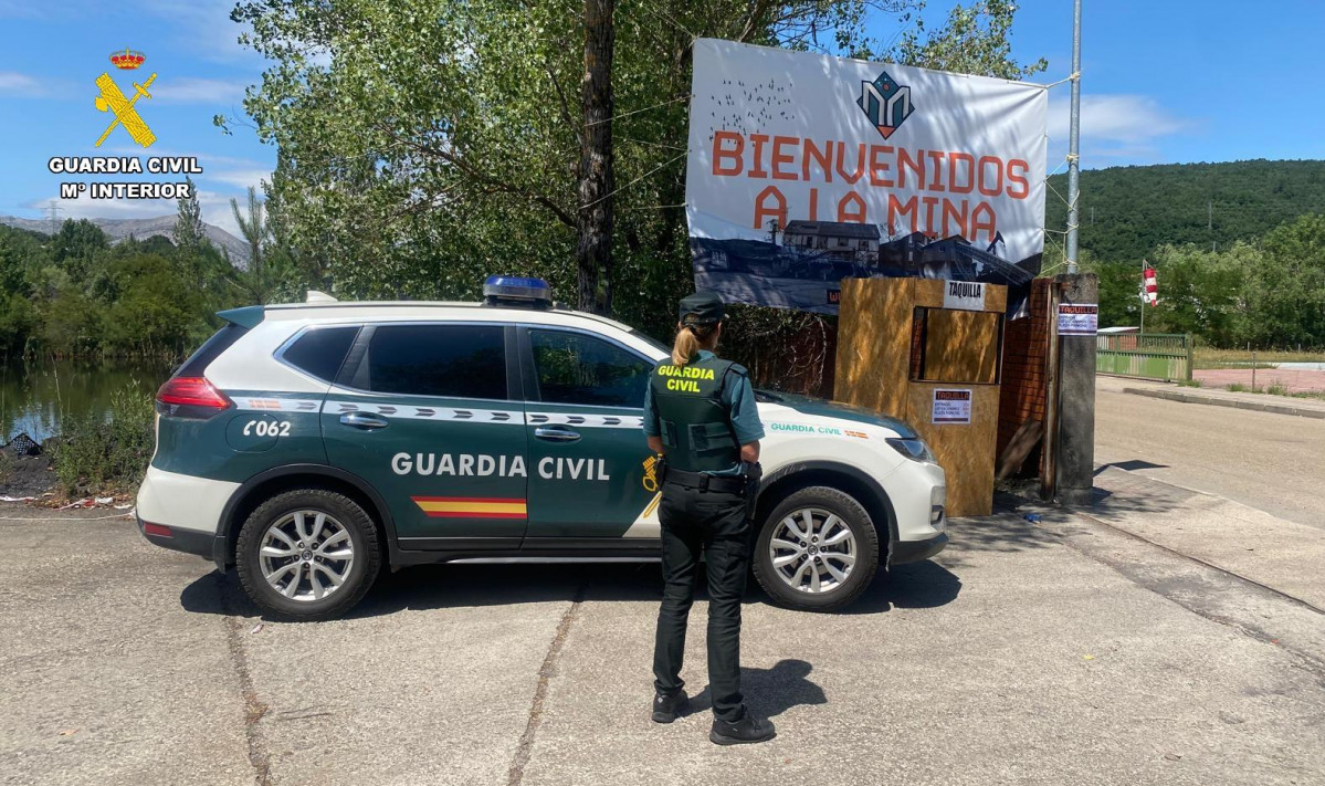 Guardia civil mina magna fest