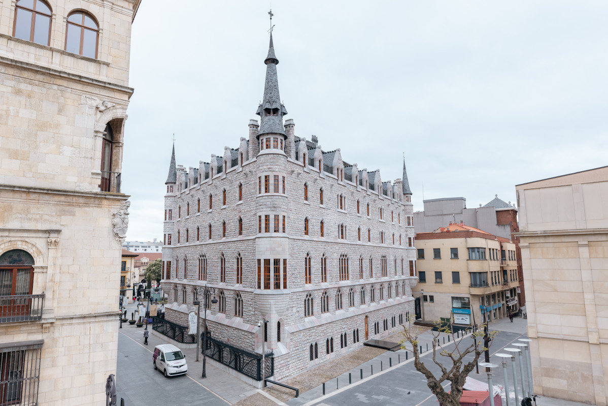 Museo Casa Botines Gaudu00ed   Leu00f3n (2) (1)