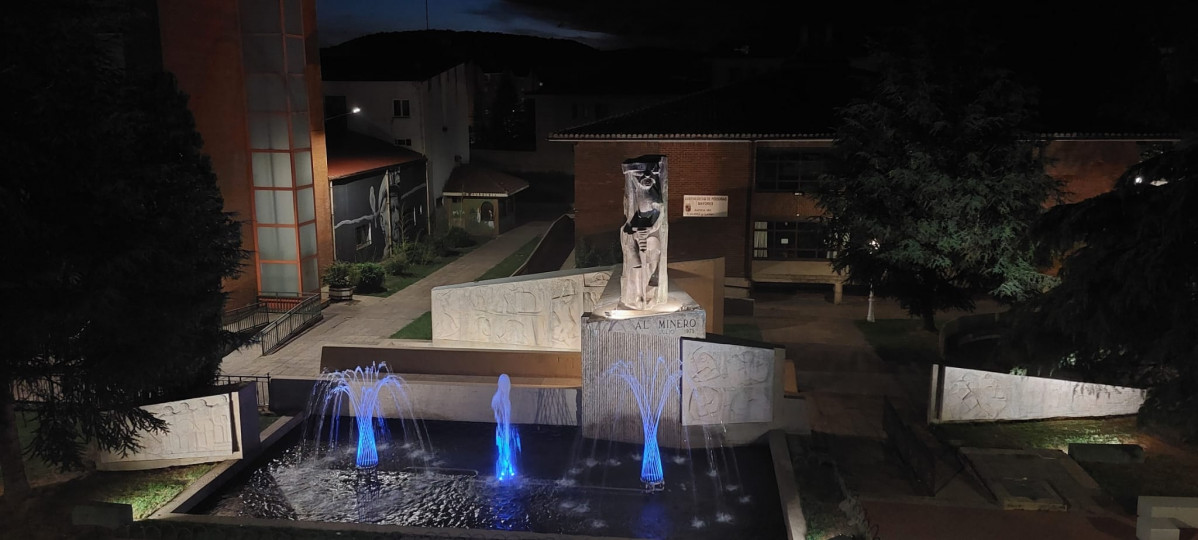 Monumento al minero guardo juan carlos de la fuente