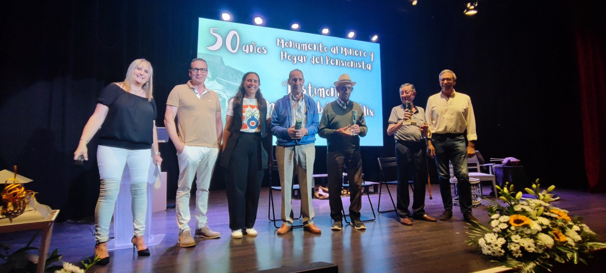 50 aniversario monumento al minero guardo (2)