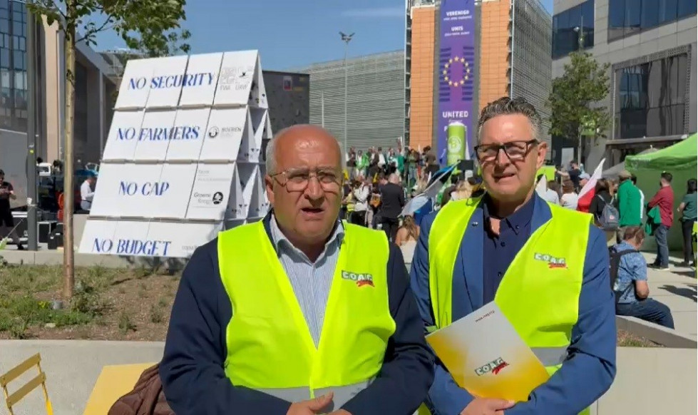 Miguel Padilla y Jaume Bernis en manifestación Bruselas del pasado 20 de mayo. Archivo COAG