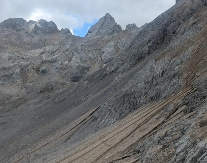 Sendero de los Urrielles picos de europa desprendimiento