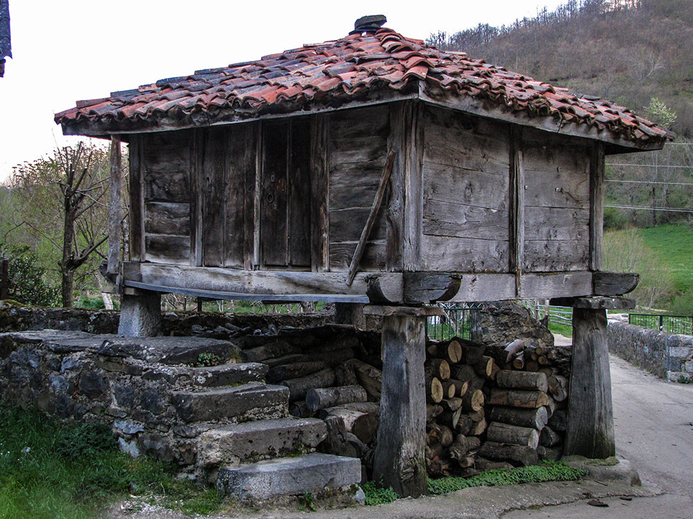3 Horreo en Posada de Valdeon enrique martinez perez