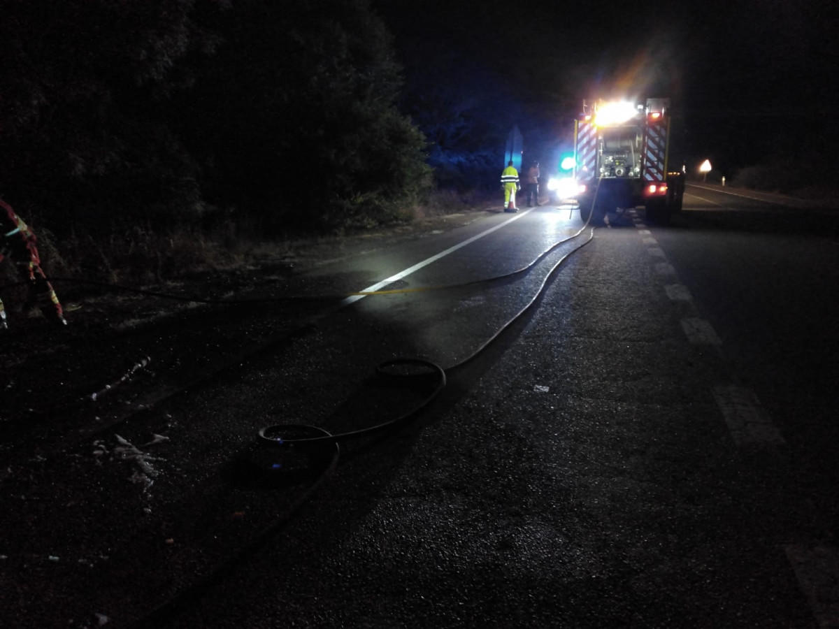 Incendio coche calzada del coto (3)