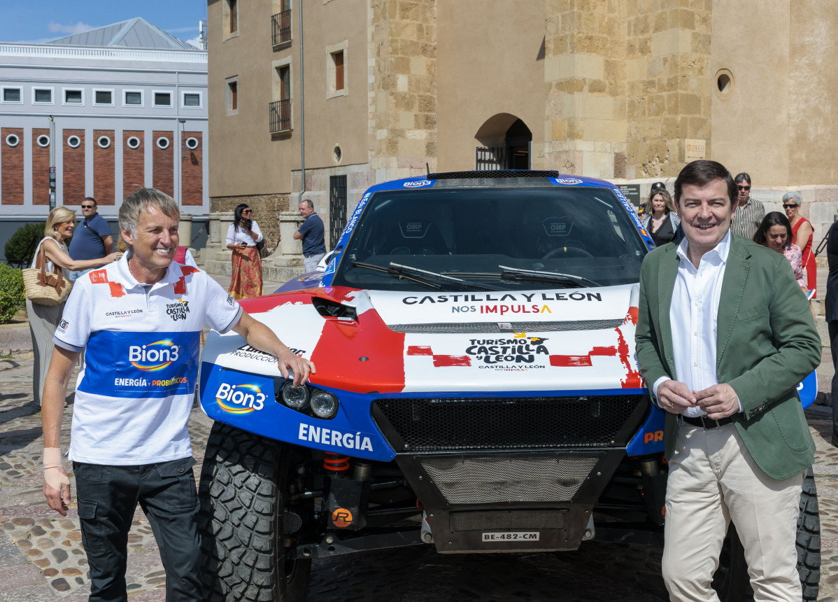 Presentacion coche jesus calleja dakar 2025 (1)